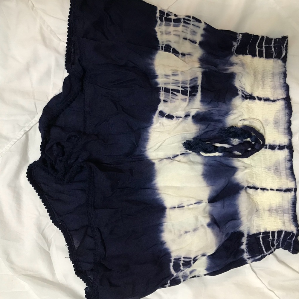 Loose shorts